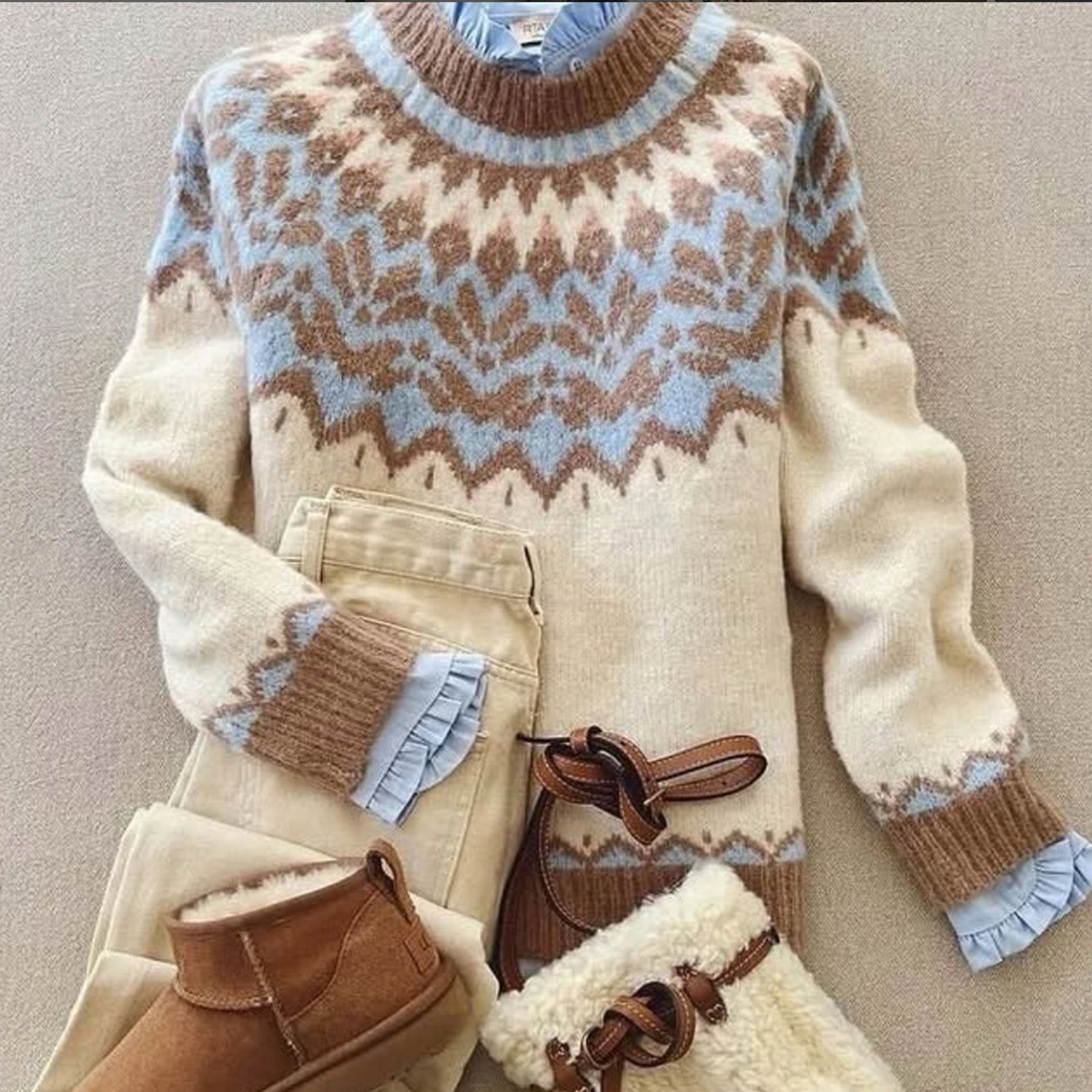 Suéter de Cuello Redondo Azul a la Moda